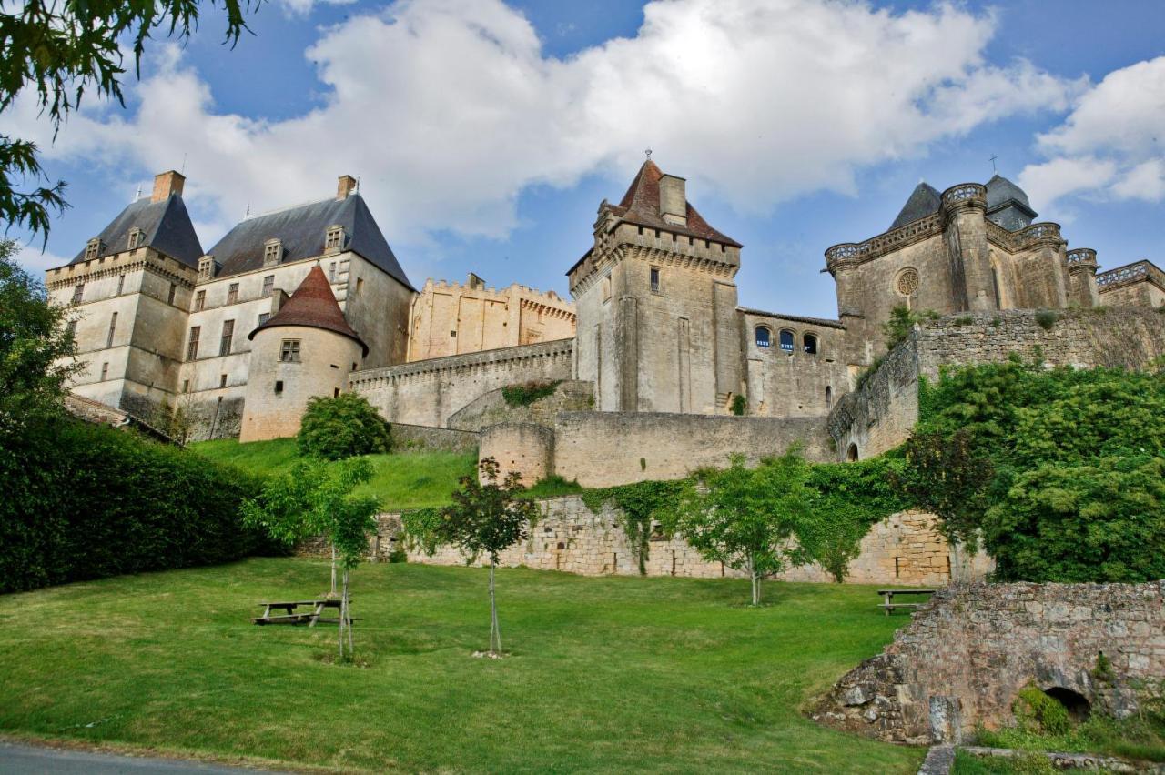 Le Prieure Du Chateau De Biron Biron  Buitenkant foto